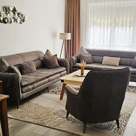 Value Living Apartment Uroševac Exterior foto
