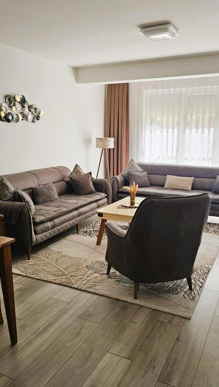 Value Living Apartment Uroševac Exterior foto