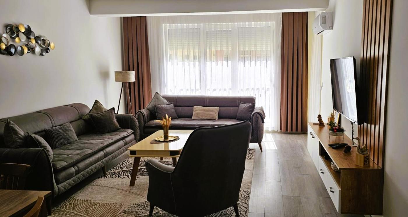 Value Living Apartment Uroševac Exterior foto
